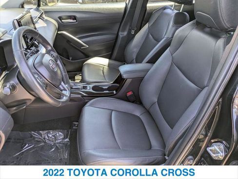 Used 2022 Toyota Corolla Cross XLE w/ Convenience Package AWD/4WD image 20