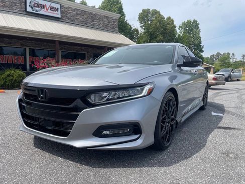 Used 2019 Honda Accord Sport image 4