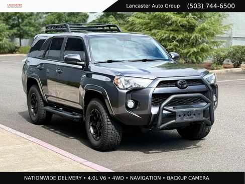 Used 2018 Toyota 4Runner SR5 AWD/4WD image 4