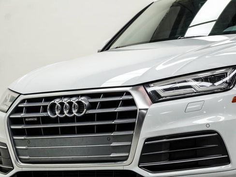 Used 2019 Audi Q5 2.0T Premium Plus w/ Premium Plus Package image 2