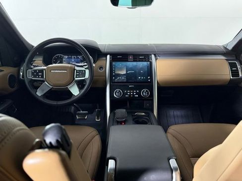 Used 2023 Land Rover Discovery HSE R-Dynamic AWD/4WD image 27