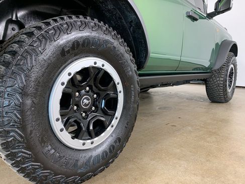 Used 2022 Ford Bronco Badlands image 9