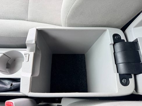 Used 2013 Toyota Corolla L FWD image 39