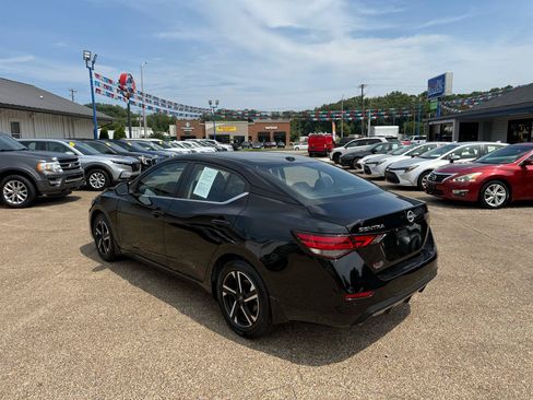Used 2025 Nissan Sentra SV w/ All-Weather Package FWD image 4
