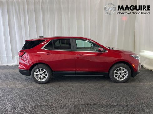 Used 2022 Chevrolet Equinox LT AWD/4WD image 2