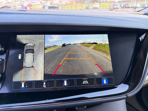 Used 2023 Buick Envision Avenir image 22