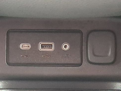 Used 2023 Chevrolet Equinox LT AWD/4WD image 25