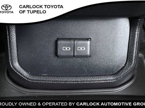 Used 2023 Toyota Highlander XLE AWD/4WD image 48