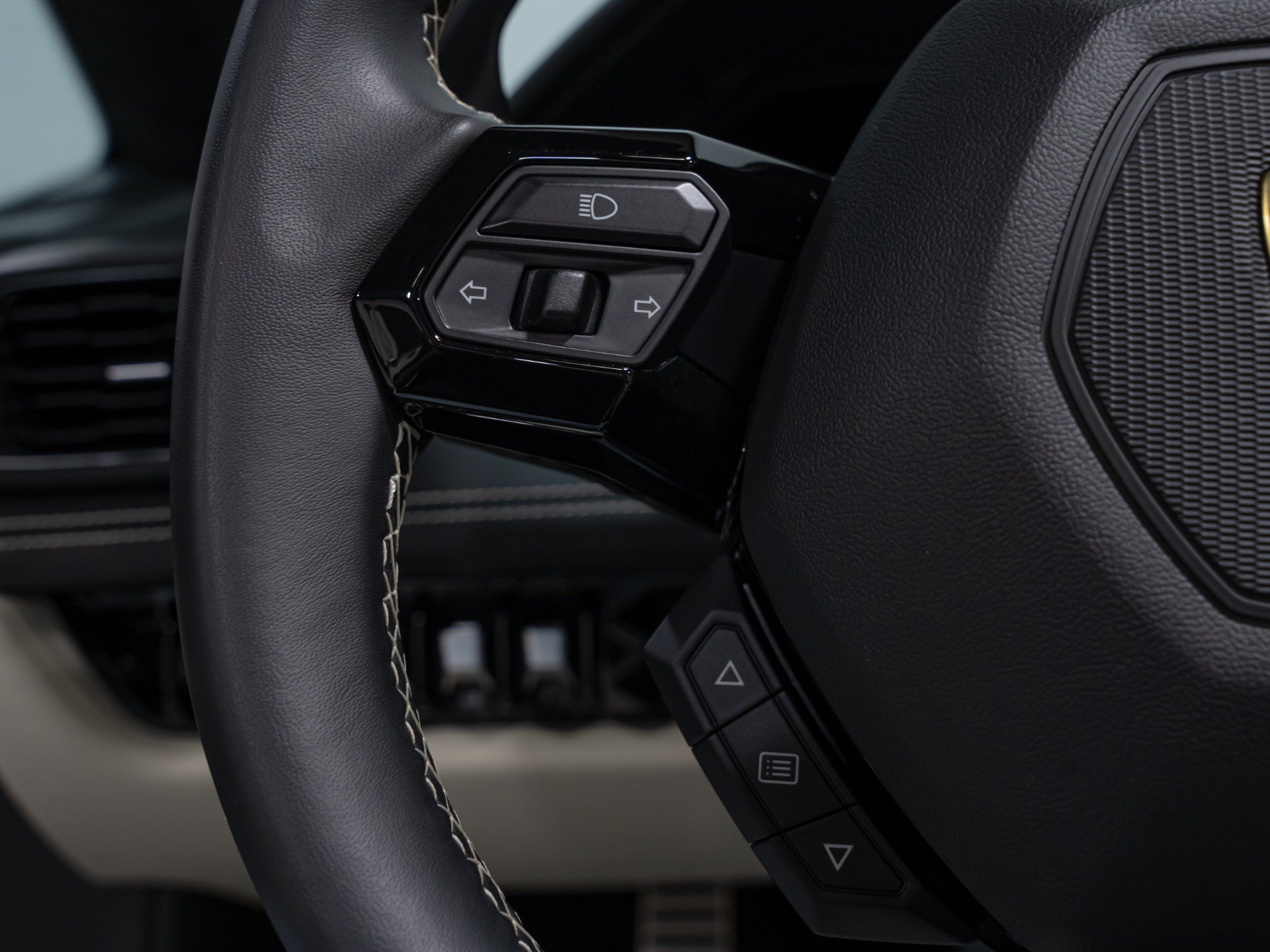 Used 2024 Lamborghini Huracan EVO AWD/4WD image 33