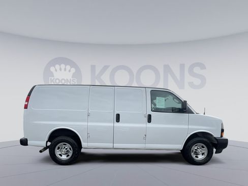 Used 2021 Chevrolet Express 2500 RWD image 17