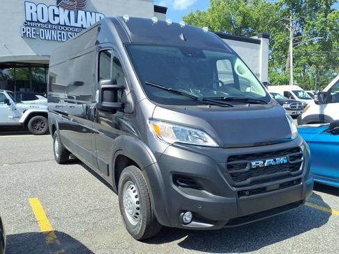 Used 2026 RAM ProMaster 2500 w/ Safety Group FWD image 3