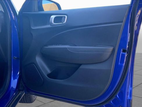 Certified 2025 Hyundai Venue SEL FWD image 22