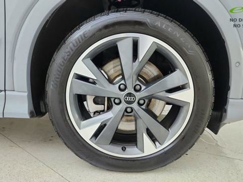 Used 2024 Audi Q4 e-tron Prestige AWD/4WD image 59