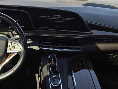 Used 2023 Cadillac Escalade Premium Luxury image 14