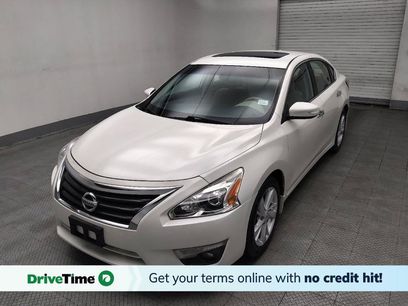 Used 2014 Nissan Altima 2.5 SV w/ Convenience Package