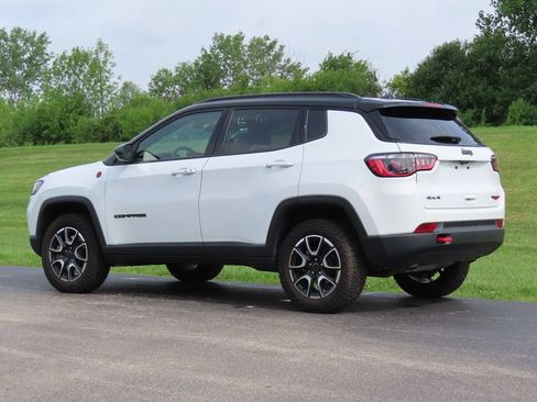 Used 2025 Jeep Compass Trailhawk AWD/4WD image 6