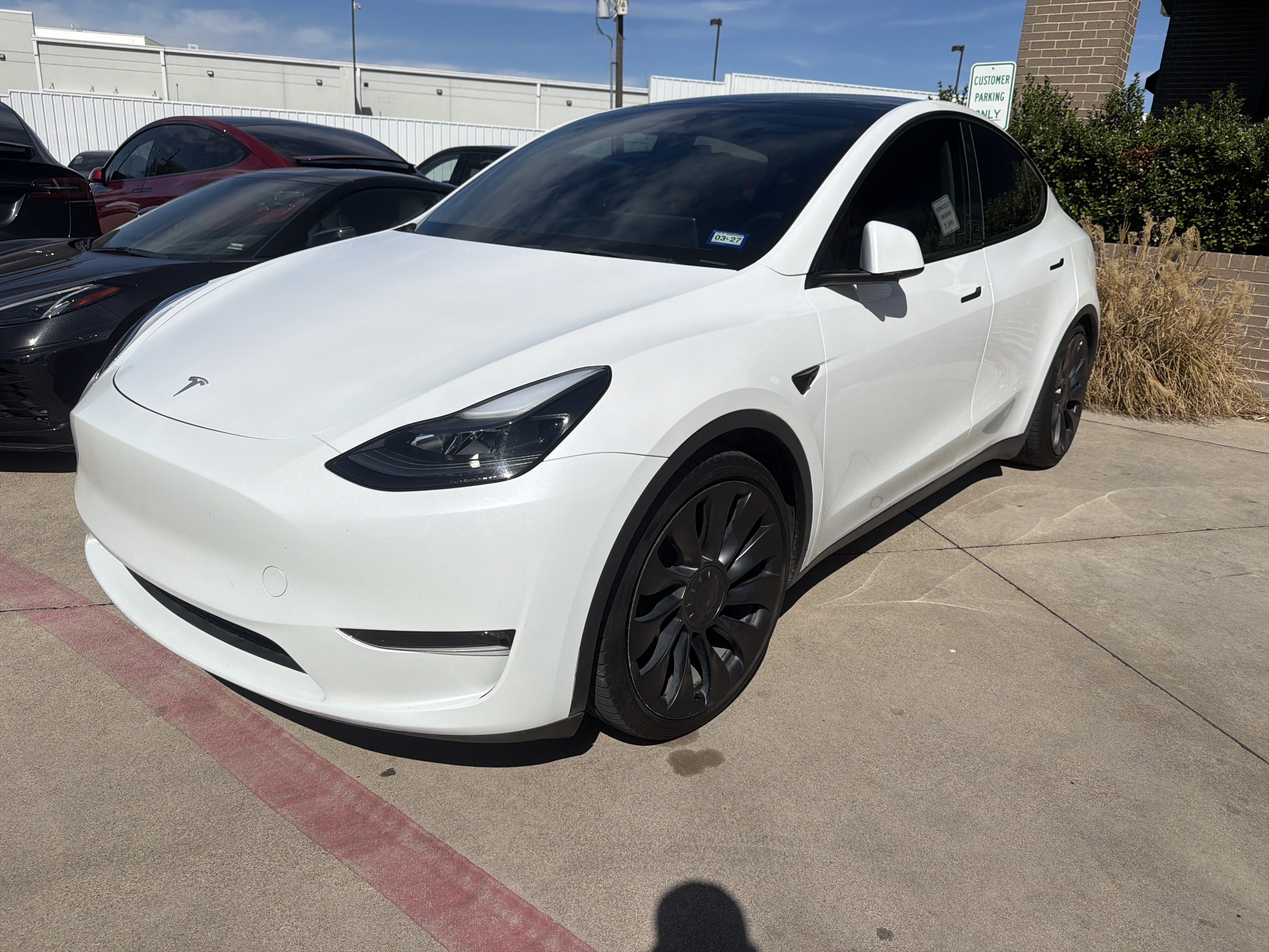 Used 2023 Tesla Model Y Performance AWD/4WD image 1