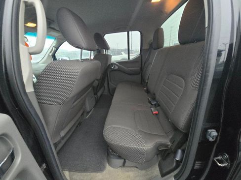 Used 2012 Nissan Frontier SV image 18