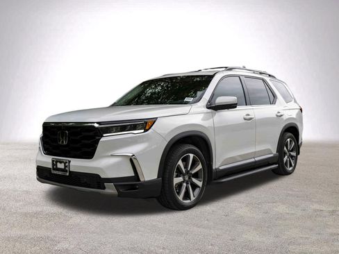 Used 2025 Honda Pilot Elite image 5