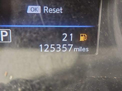 Used 2019 Nissan Rogue SV w/ Sun & Sound Touring Package AWD/4WD image 17