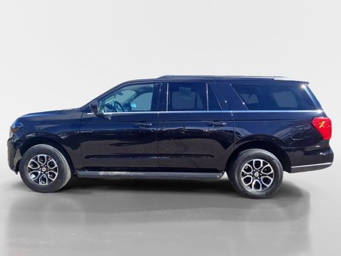 Used 2024 Ford Expedition Max XLT image 2
