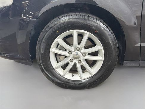 Used 2019 Dodge Grand Caravan SXT FWD image 31