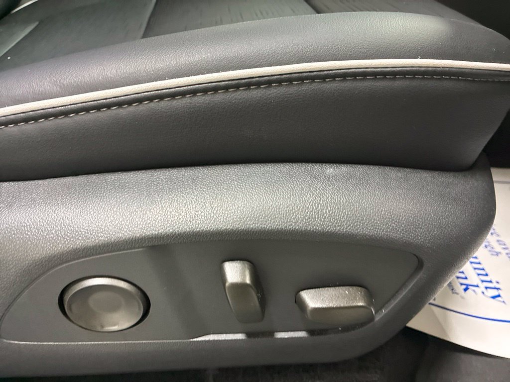 Used 2026 Buick Enclave Sport Touring AWD/4WD image 31