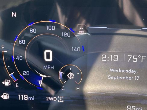 New 2025 Chevrolet Suburban High Country image 27