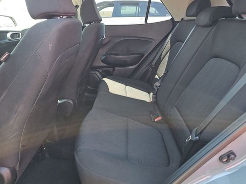 Used 2021 Hyundai Venue SE image 5