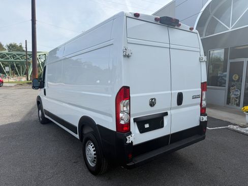 Used 2025 RAM ProMaster 2500 w/ Convenience Group image 9
