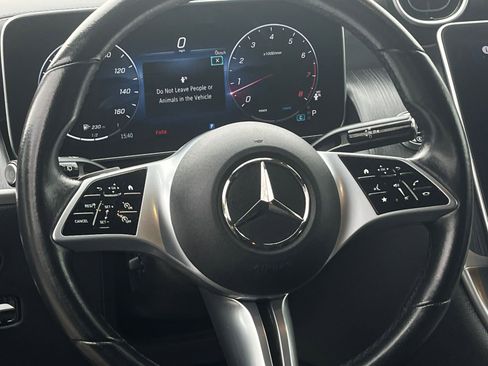 Used 2024 Mercedes-Benz GLC 300 4MATIC image 28