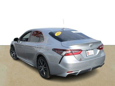 Certified 2021 Toyota Camry SE FWD image 6