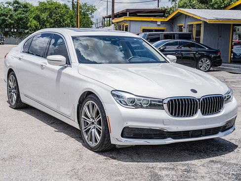 Used 2019 BMW 740i RWD image 3