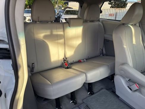 Used 2012 Toyota Sienna XLE w/ XLE Navigation Pkg AWD/4WD image 17