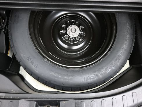 Used 2018 Toyota RAV4 LE w/ All Weather Liner Package AWD/4WD image 29