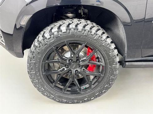 Used 2024 GMC Yukon AT4 w/ AT4 Premium Plus Package AWD/4WD image 49
