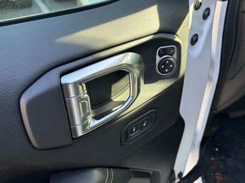 New 2026 Jeep Wrangler Unlimited Sahara AWD/4WD image 13