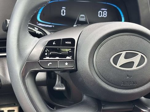 Certified 2025 Hyundai Elantra Sport FWD image 17