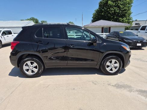 Used 2022 Chevrolet Trax LT w/ Driver Confidence Package AWD/4WD image 4