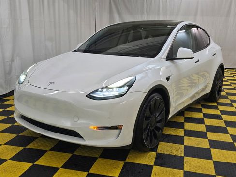 Used 2022 Tesla Model Y Performance image 7