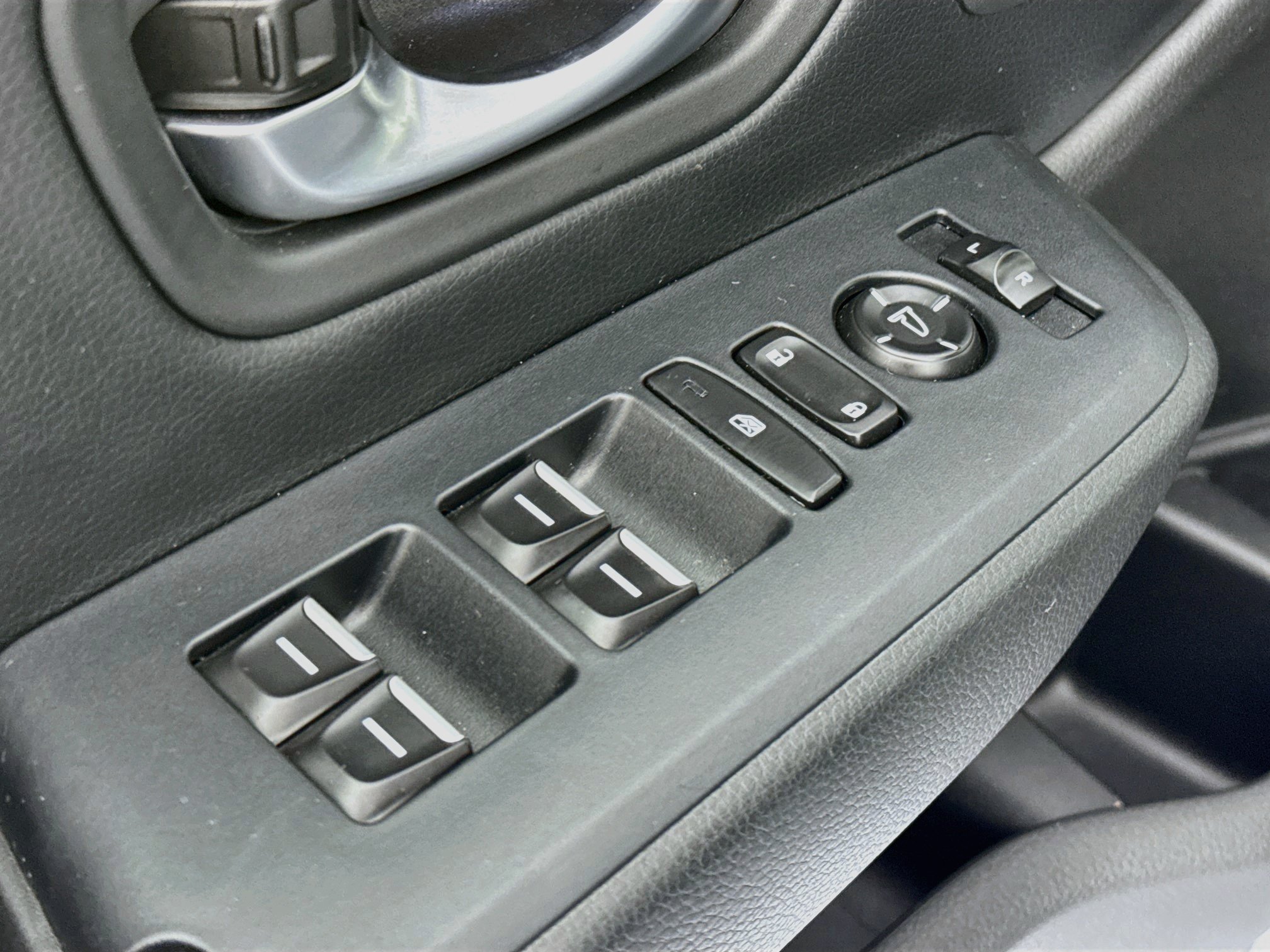 Certified 2025 Honda Pilot Touring image 18