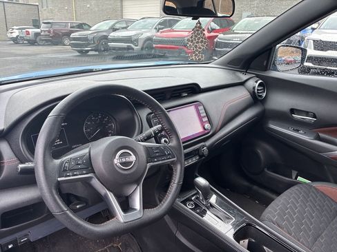 Used 2022 Nissan Kicks SR image 13