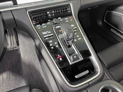 Used 2018 Porsche Panamera 4S image 30