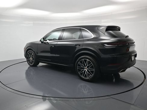 Used 2026 Porsche Cayenne AWD/4WD image 3