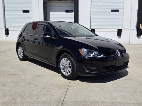 Used 2017 Volkswagen Golf S FWD image 3