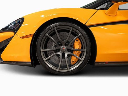 Used 2018 McLaren 570S Spider image 14