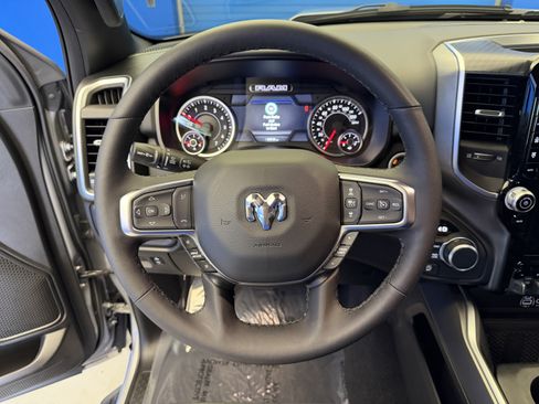 Used 2025 RAM 1500 Big Horn AWD/4WD image 16