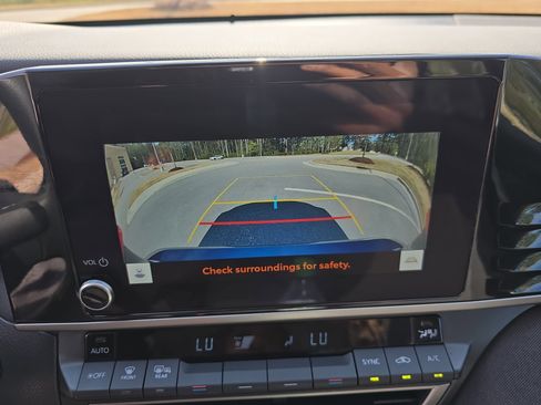 Used 2025 Toyota Camry LE image 25