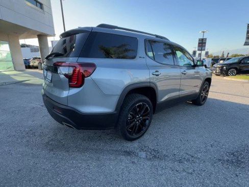 Used 2023 GMC Acadia SLE w/ Driver Convenience Package image 8