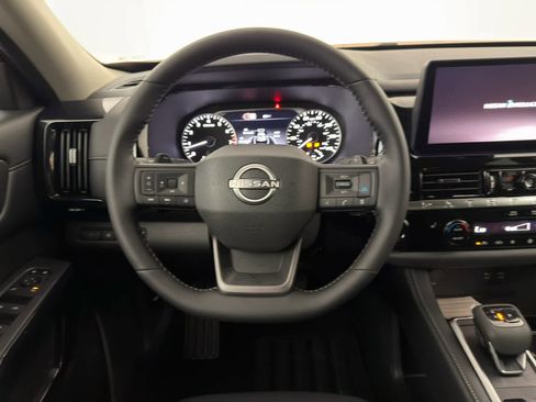 New 2026 Nissan Pathfinder SV image 18